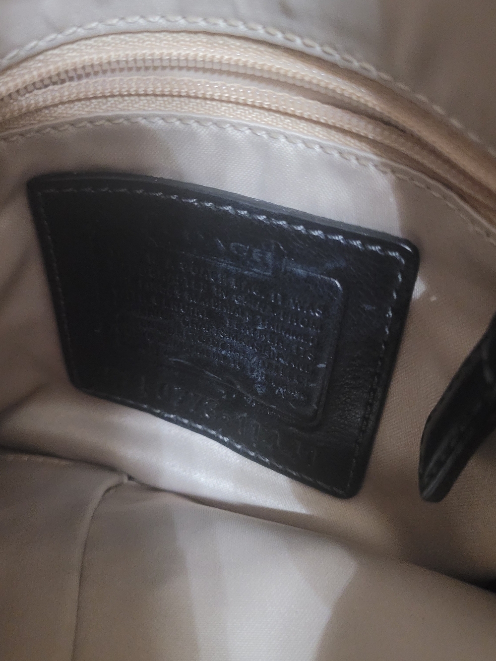 Coach Shoulder Bag in Beige with Black Leather Label - Picture 6 of 7
